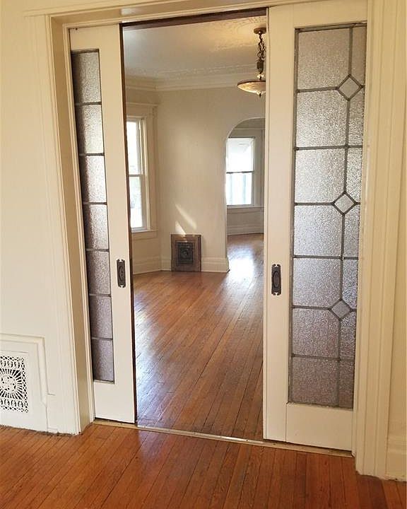 2nd image of 55 Harper St