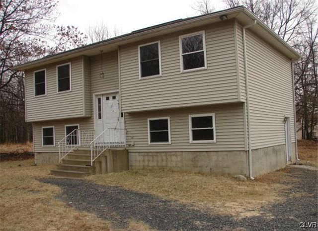 2nd image of 1001 Pine Rdg