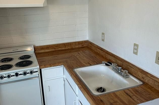 2nd image of 2000 N Camino Serna APT 6