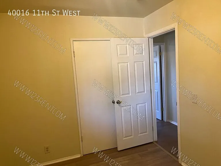 40016 11th St W — Photo 19