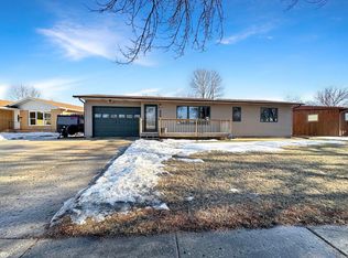 2139 1st Ave SW, Minot, ND 58701