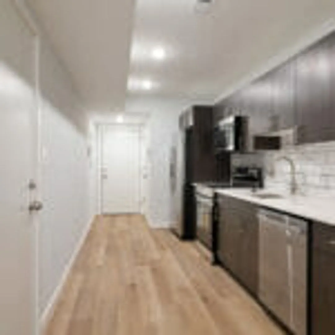 645 Brooklyn St — Photo 3