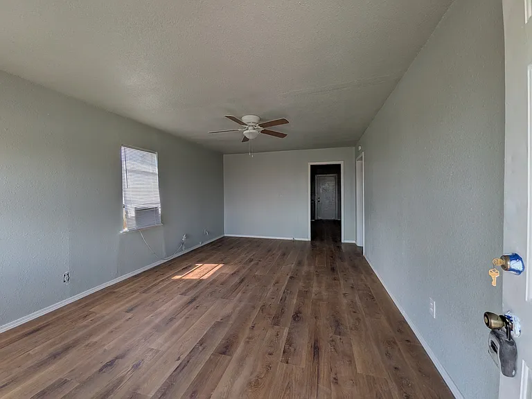 616 W Oklahoma Ave — Photo 4