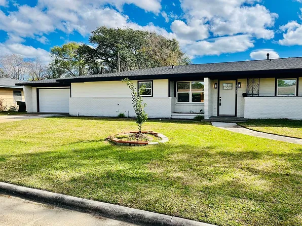 2630 34th St, Port Arthur, TX 77640