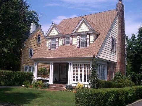 1st image of 136 Oak St