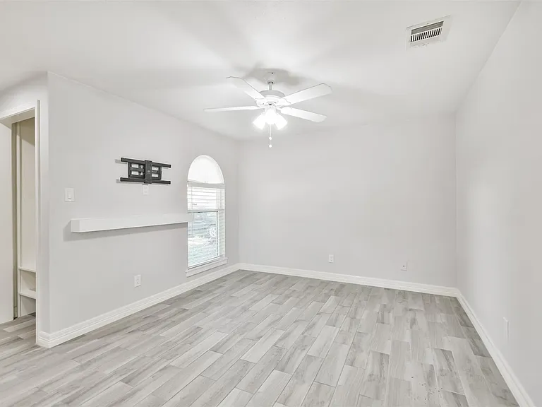 7623 Yellow Pine Dr — Photo 10