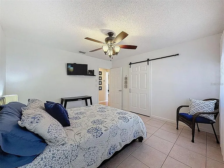 9981 Eagles Point Cir #4 — Photo 13