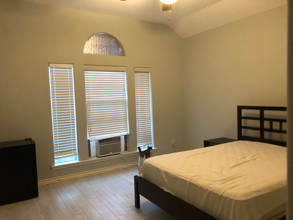2nd image of 6741 Old Square Dr