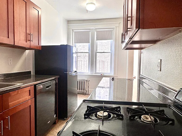 1172 Boylston St #2U — Photo 5