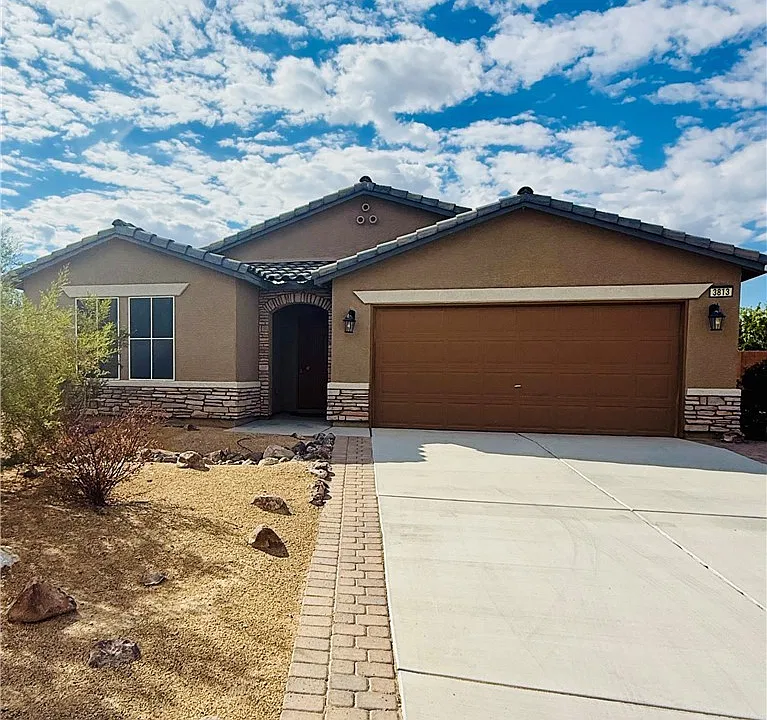 3813 E Garfield Dr