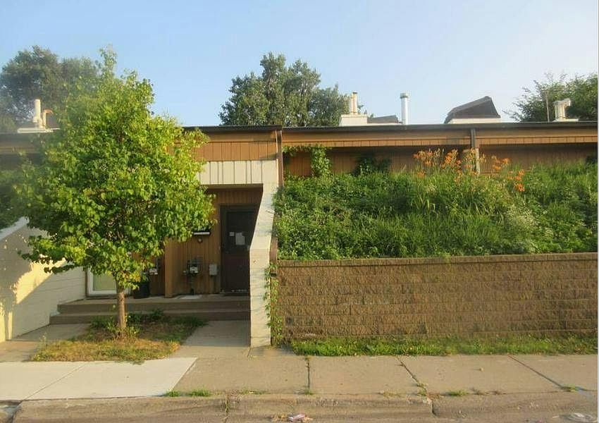 1st image of 2405 S 9th St