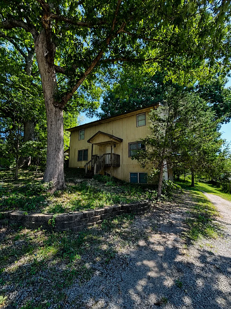 3 Bedroom, 2.5 Bath Duplex — Photo 1