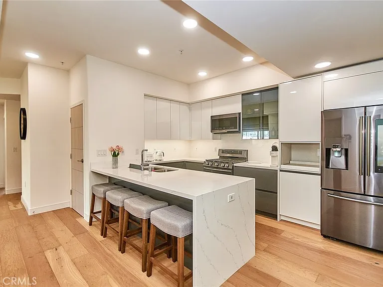 820 S Wilton #304 — Photo 11