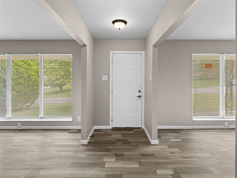 901 Cadora Dr — Photo 13