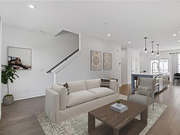 5th image of 201 New St #3202