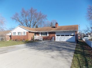 4 Maplewood Dr, Jamestown, OH 45335