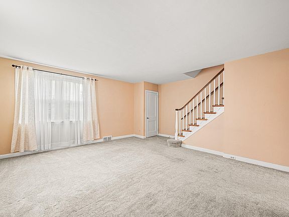 5th image of 4816 Woodland Ave