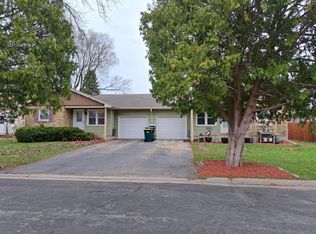 1104-1106 Laurie Dr, Fort Atkinson, WI 53538