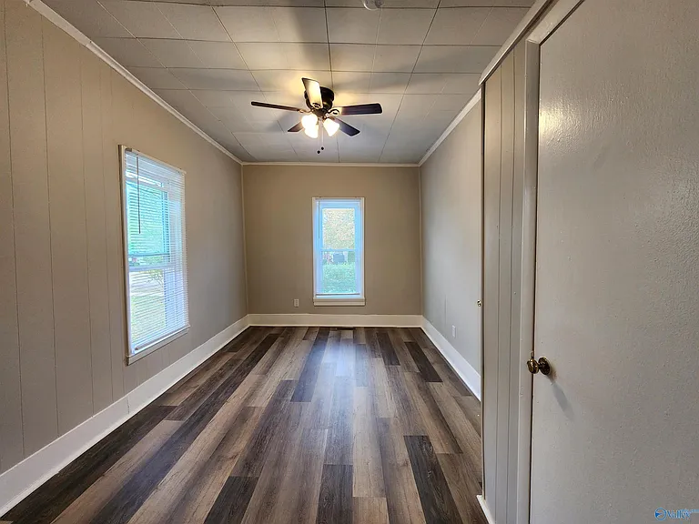 1426 Stevens Ave NE — Photo 15