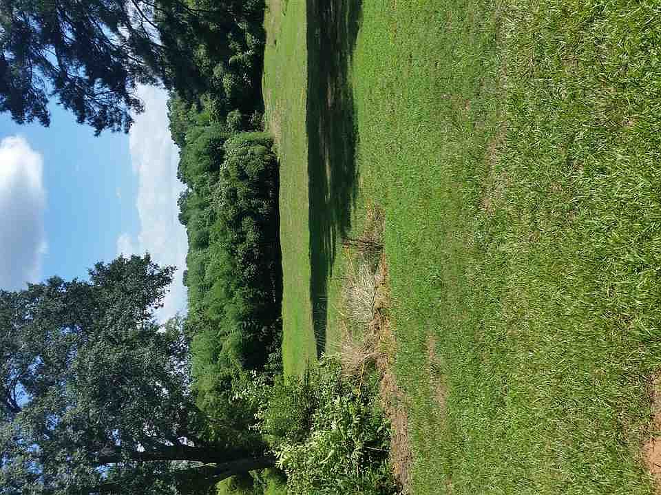 2nd image of 706 NE Main St