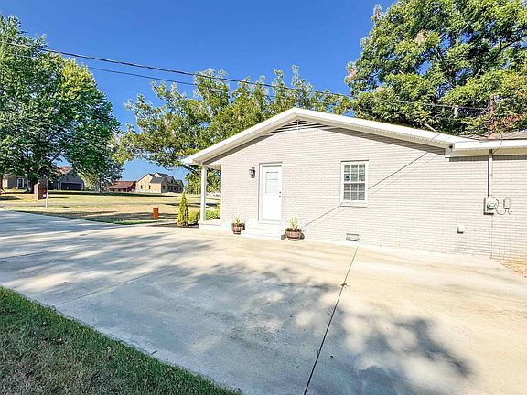 4th image of 2034 Bride Rd