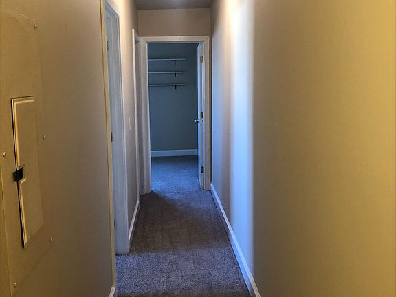 5th image of 811 N Van Buren St APT 4