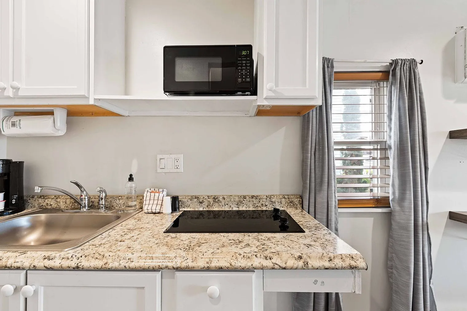 Studio, 1.0 bath, 3229 sqft, $1,463 — Photo 3