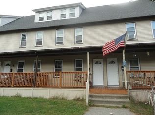 28 D St, Whitinsville, MA 01588