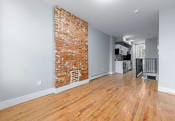 4th image of 343 Chauncey St #1B1