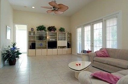 5th image of 10974 NW 71st Ct