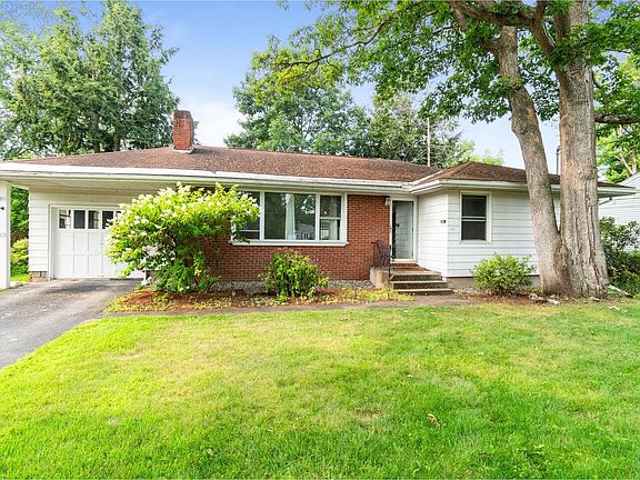 2nd image of 12 Iroquois Avenue