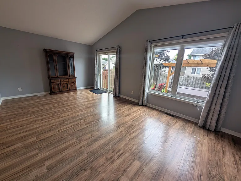 708 Margaret Way — Photo 7