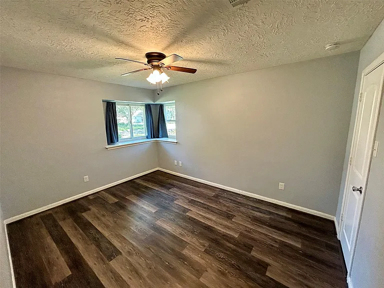 3319 Meadowcreek Dr — Photo 15