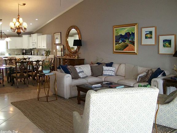 3rd image of 151 Villa Poin #D