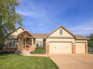 4492 SW Raintree Ridge Dr, Lees Summit, MO 64082