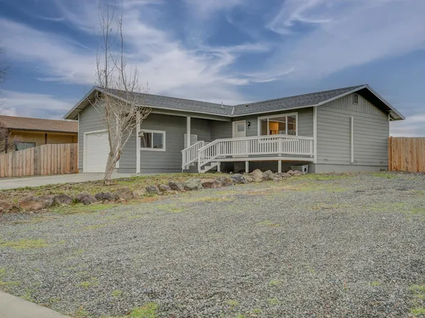 621 W Webb St, Montague, CA 96064