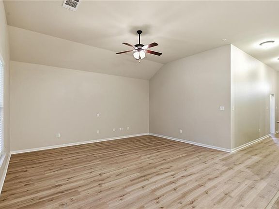5th image of 108 Meadow Spring Pl