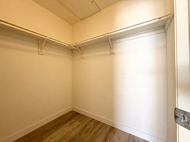 801 Maplewood — Photo 10