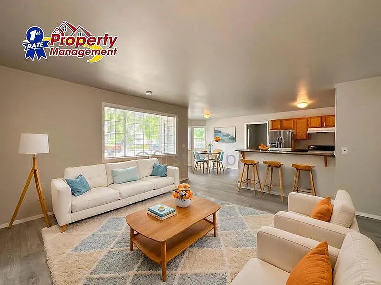 5843 W Clearview Ln #202 — Photo 3