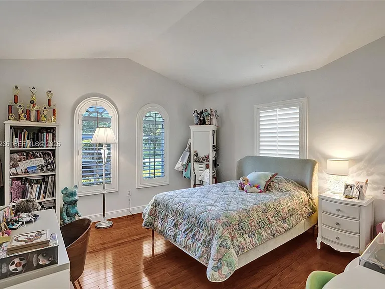 1534 Palancia Ave — Photo 37