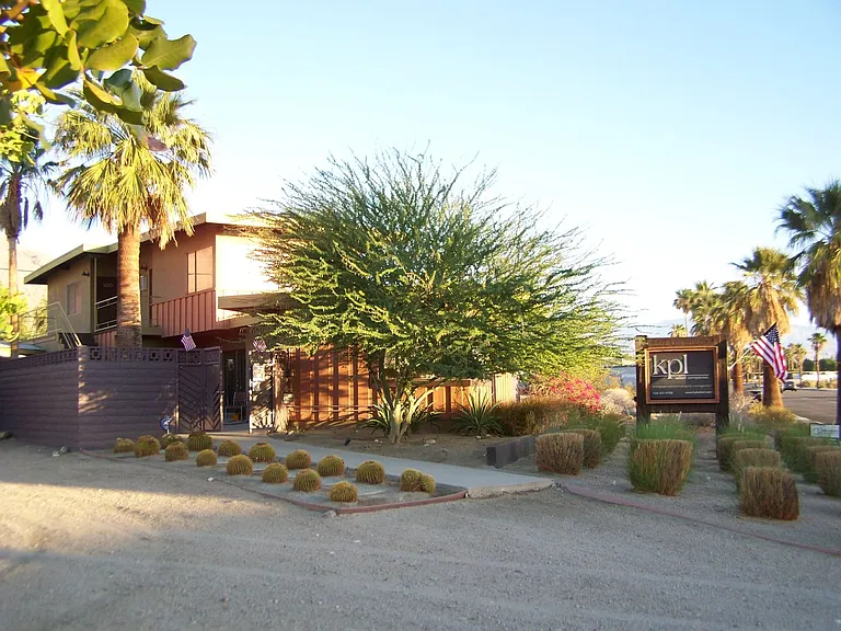 2583 N Palm Canyon Dr — Photo 11
