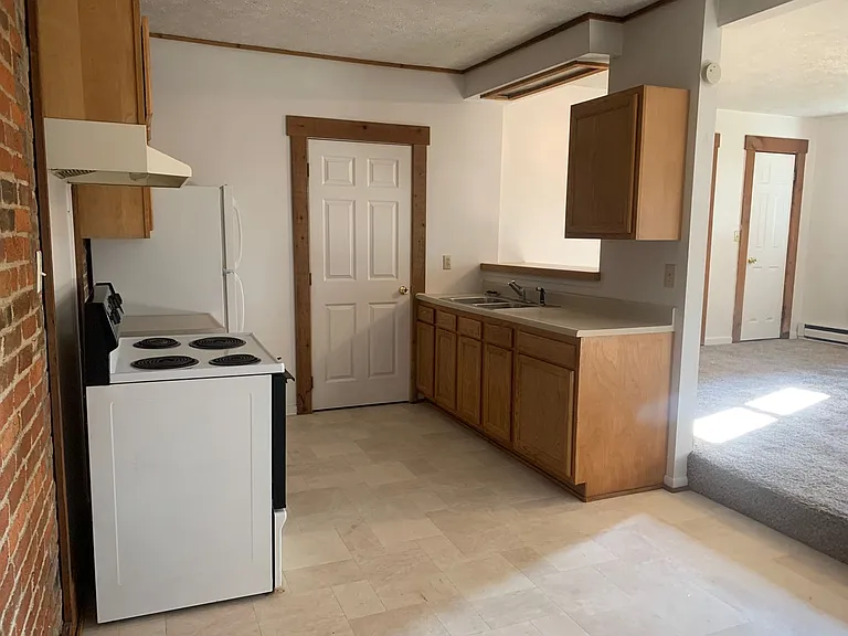 763 N Main St — Photo 5