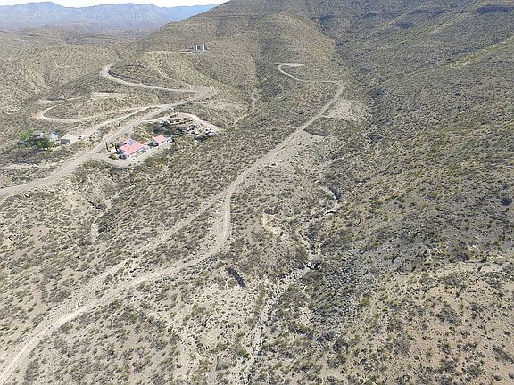 3rd image of 31 Canyon View Dr