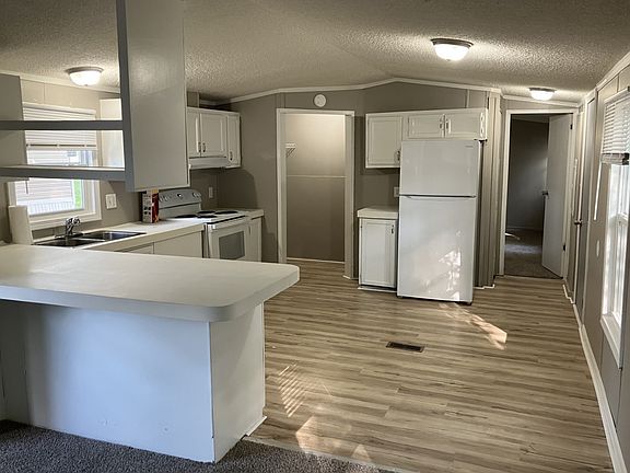 3rd image of 9 Cottonwood Dr #9