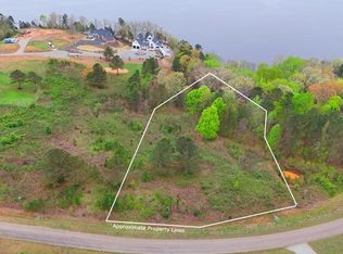 46 Woodlawn Dr, Clarksville, VA 23927