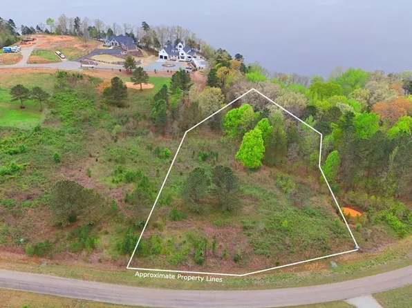 46 Woodlawn Dr, Clarksville, VA 23927