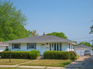 2712 Fleetwood Dr, Racine, WI 53403