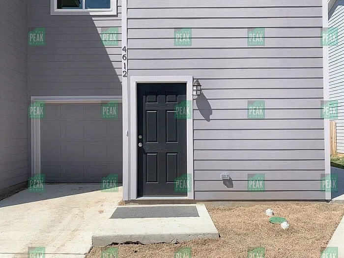 4614 Alamosa St — Photo 13