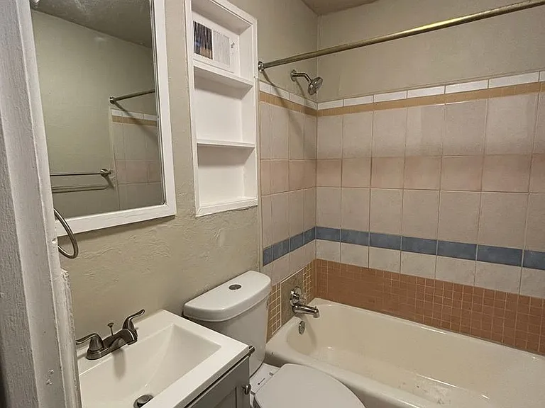 Iron Springs Apartments — Photo 15
