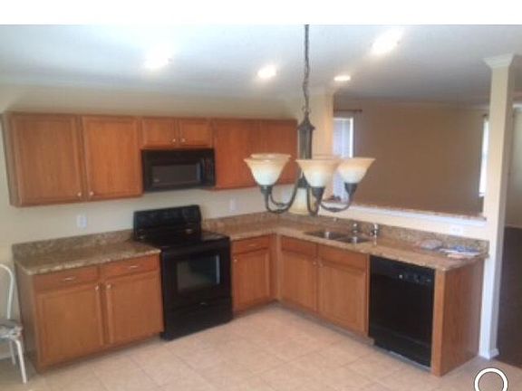 4th image of 2628 Mariners Dr